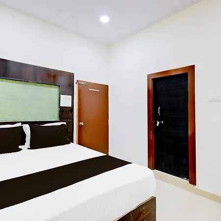 Hotel O Everest Inn
